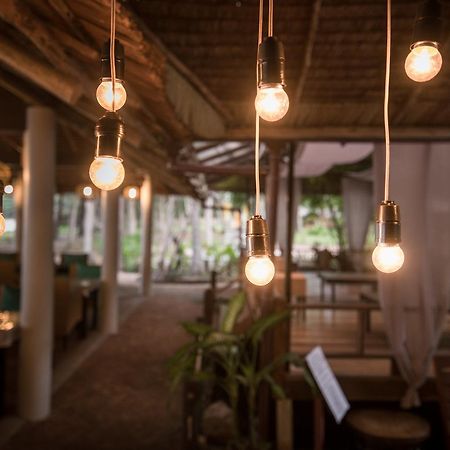 Готель Baan Chumphon Pathio Екстер'єр фото