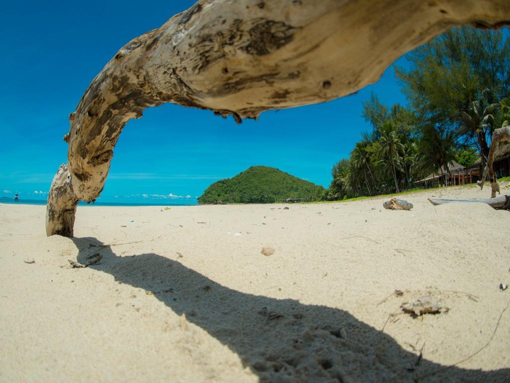 Готель Baan Chumphon Pathio Екстер'єр фото